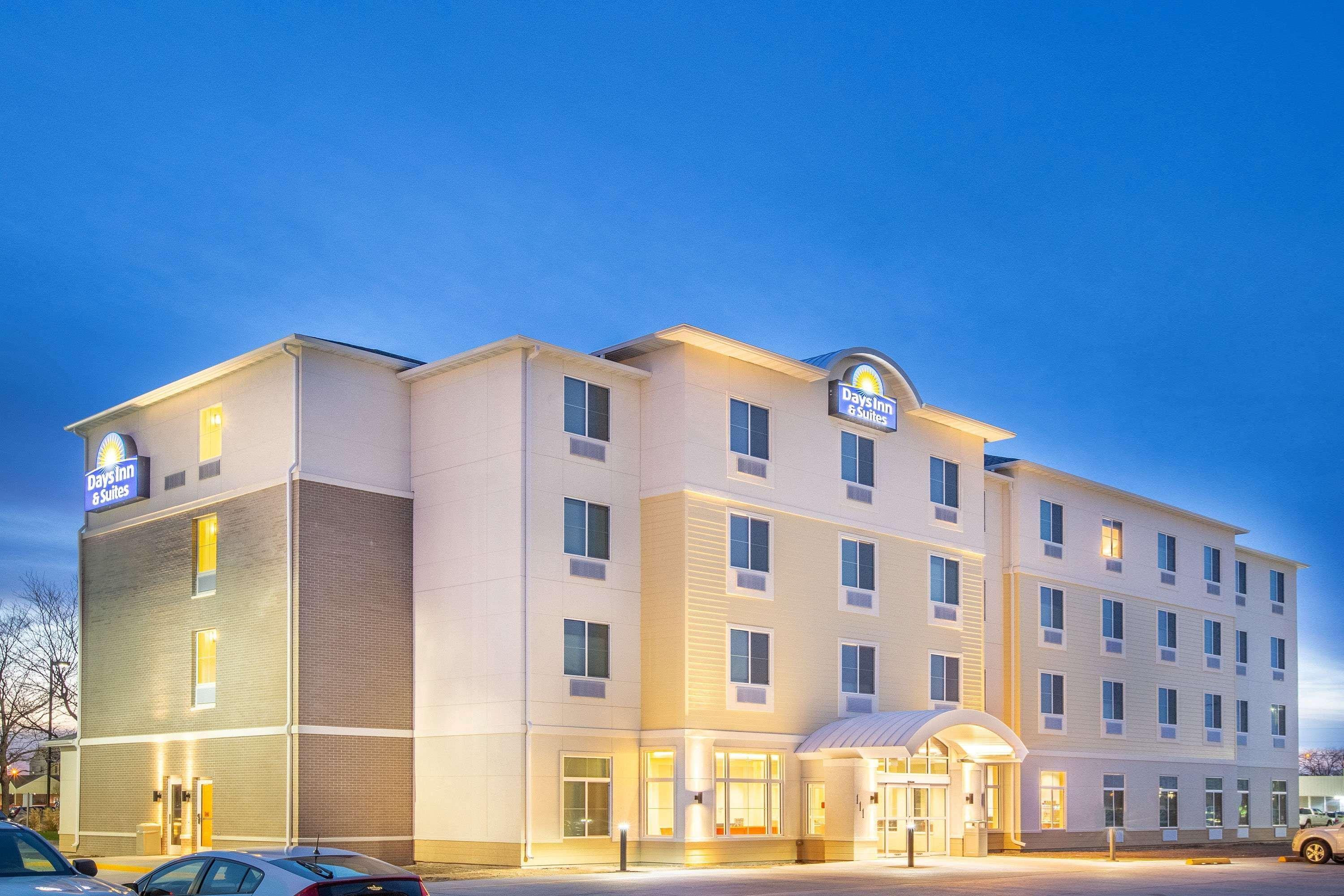 Days Inn & Suites By Wyndham Kearney Ne Ngoại thất bức ảnh